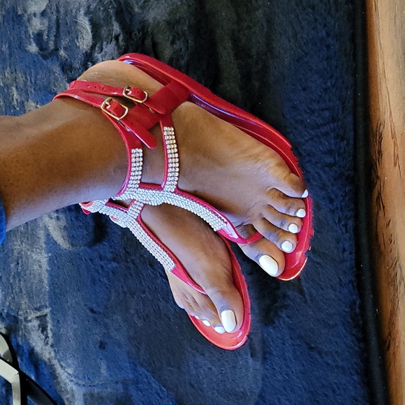 Red flats - Picture 3 of 3